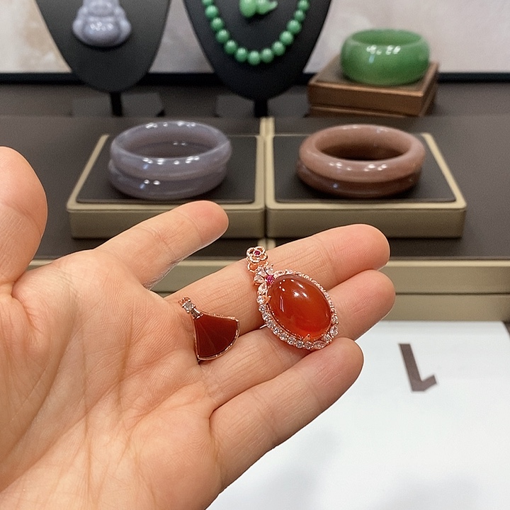 东陵石手镯未镶嵌