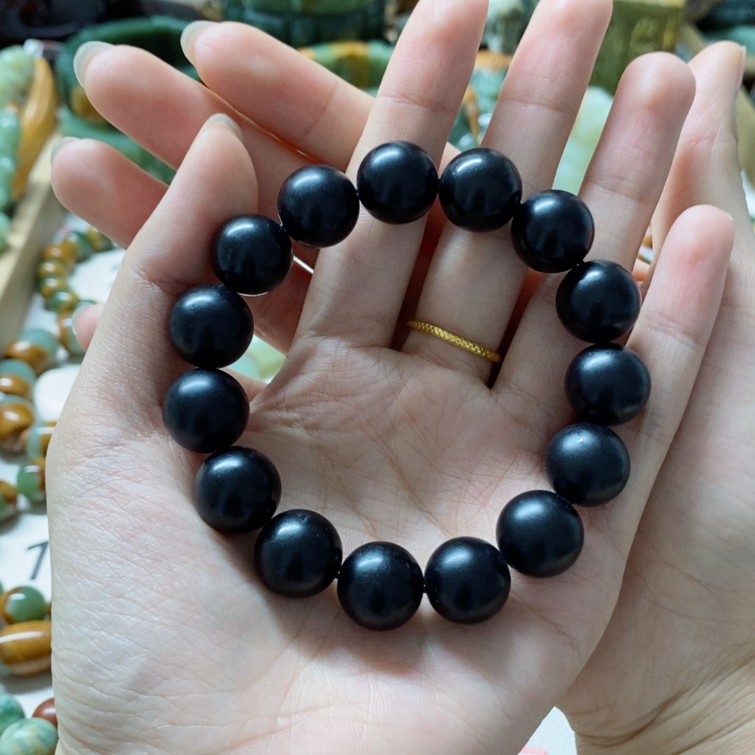 透闪石质玉手串未镶嵌