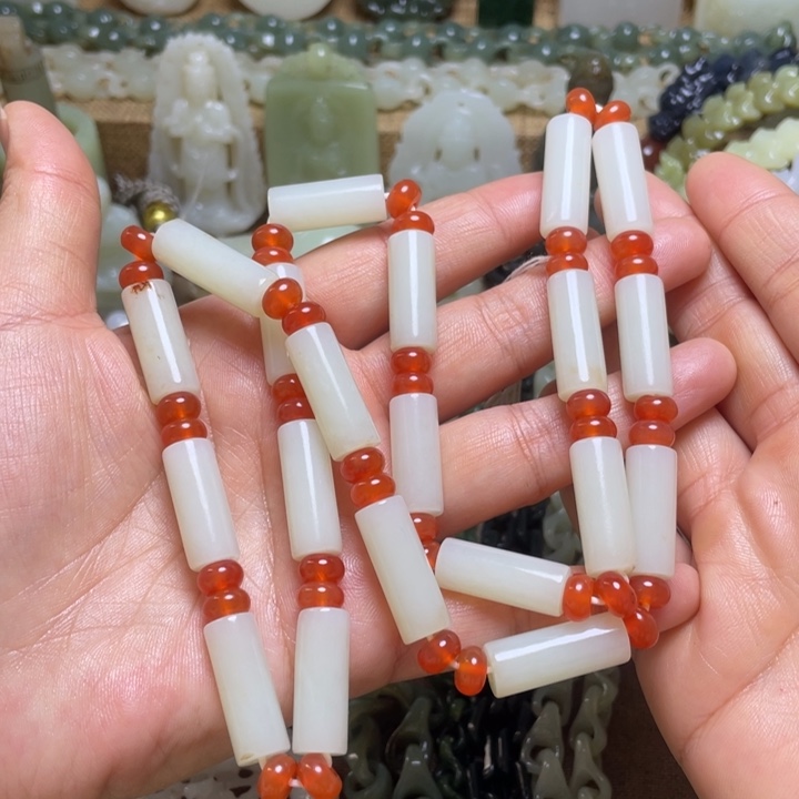 万***懂和田玉未镶嵌颈饰