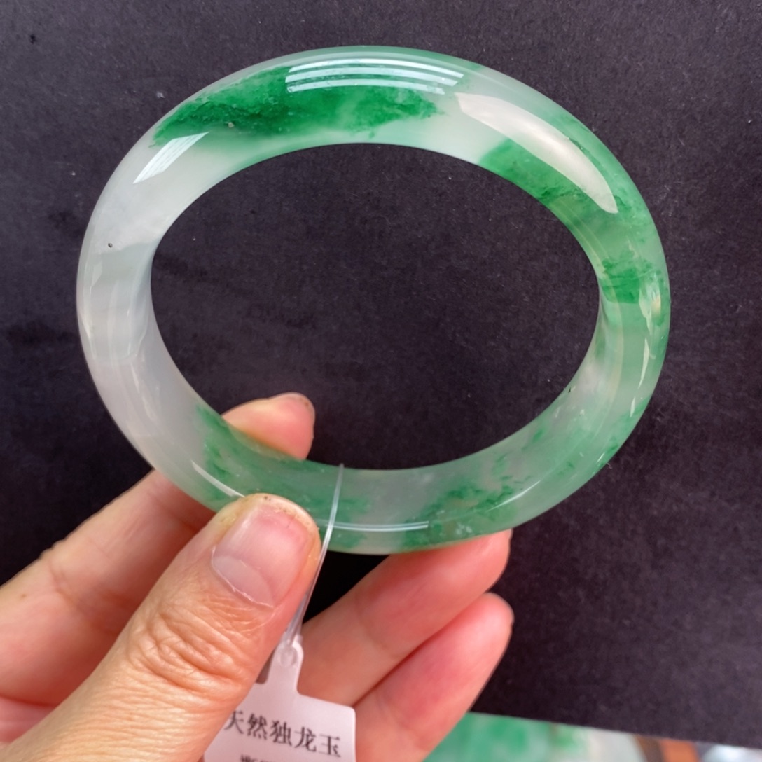 石英质玉手镯未镶嵌红*