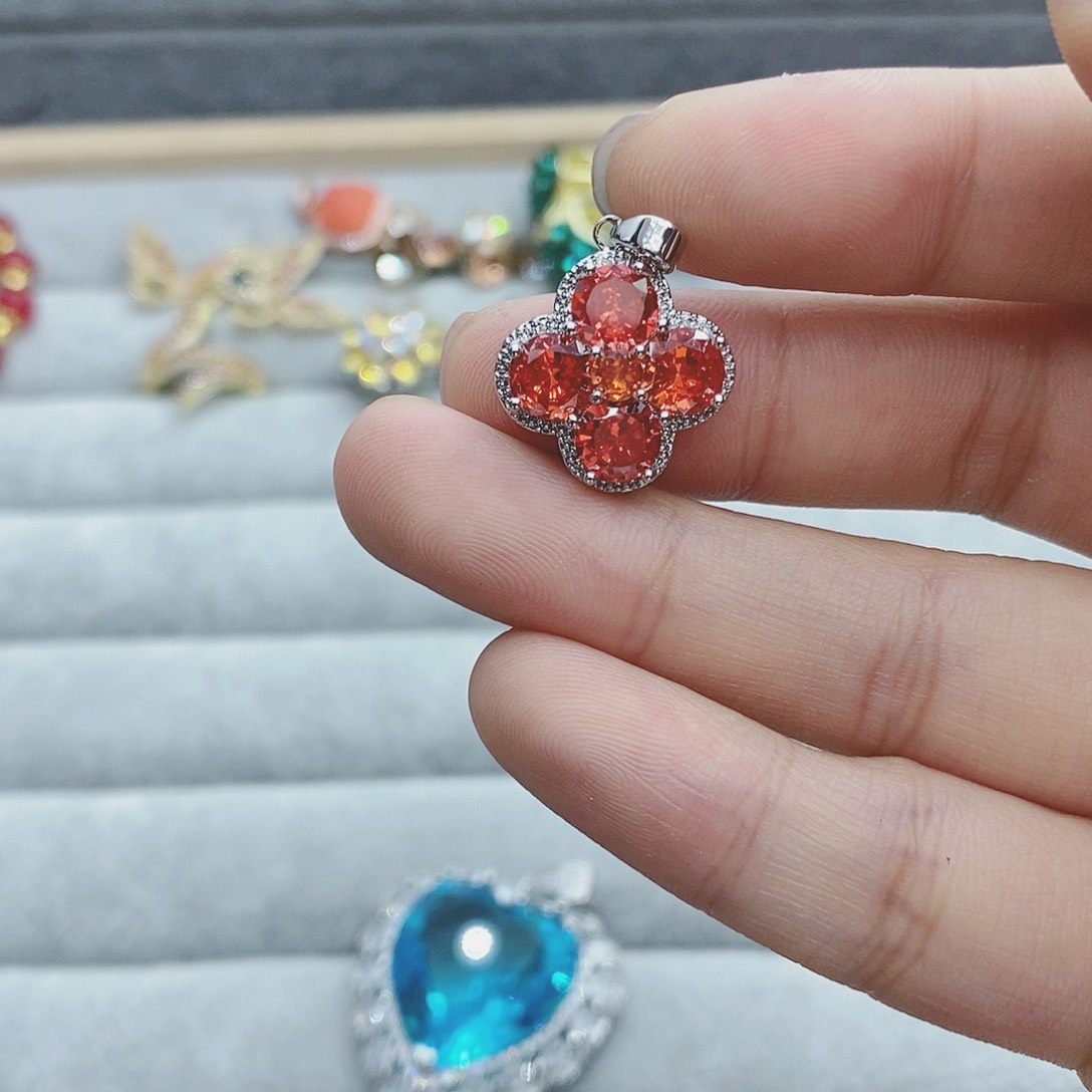 【闪购商品】银S925镶嵌耳饰托帕石