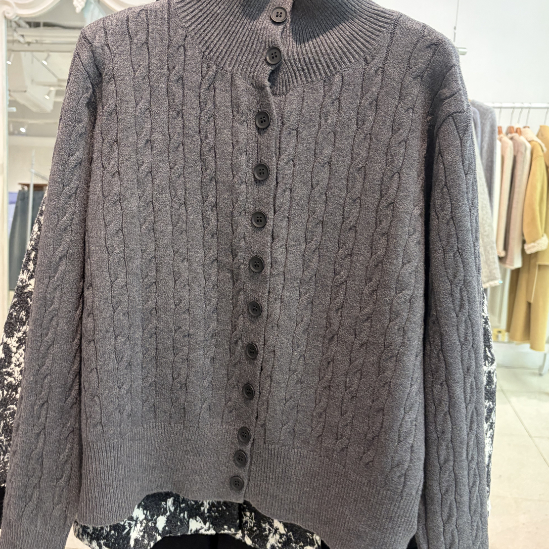【门店同款】冬款 暖冬知性 麻花开衫毛衣168843757