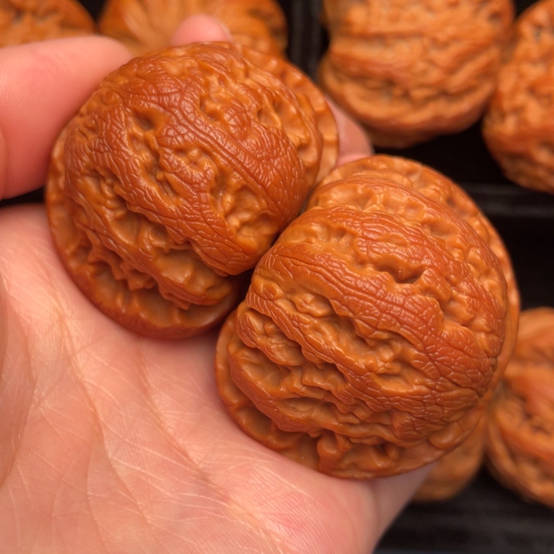 秦岭野生文玩核桃