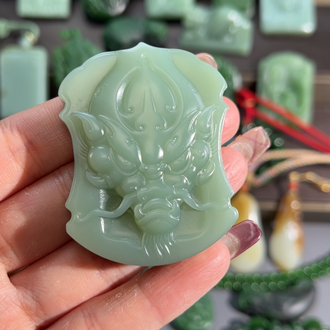 和田玉颈饰未镶嵌粉青龙牌定制