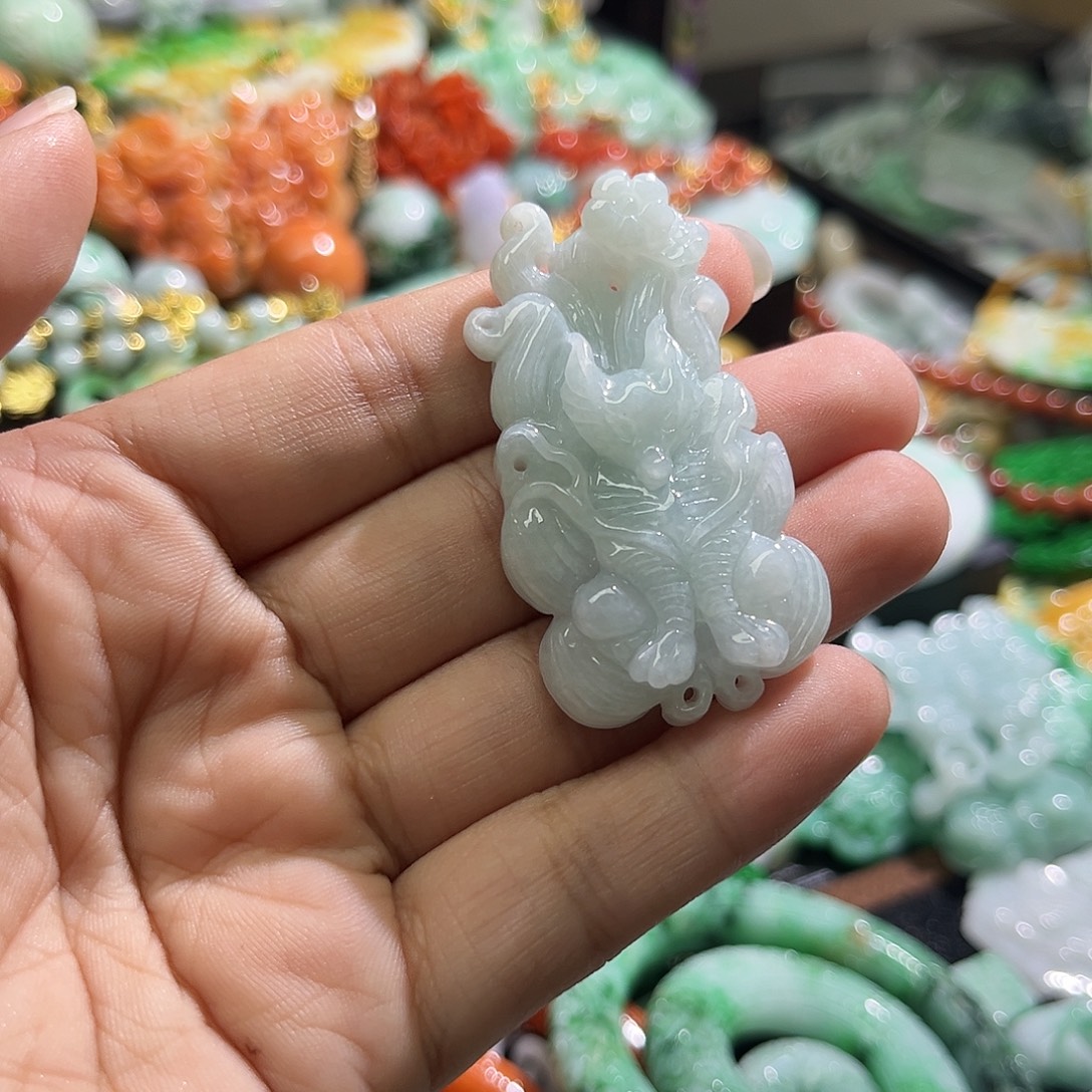 颈饰未镶嵌翡翠待编织