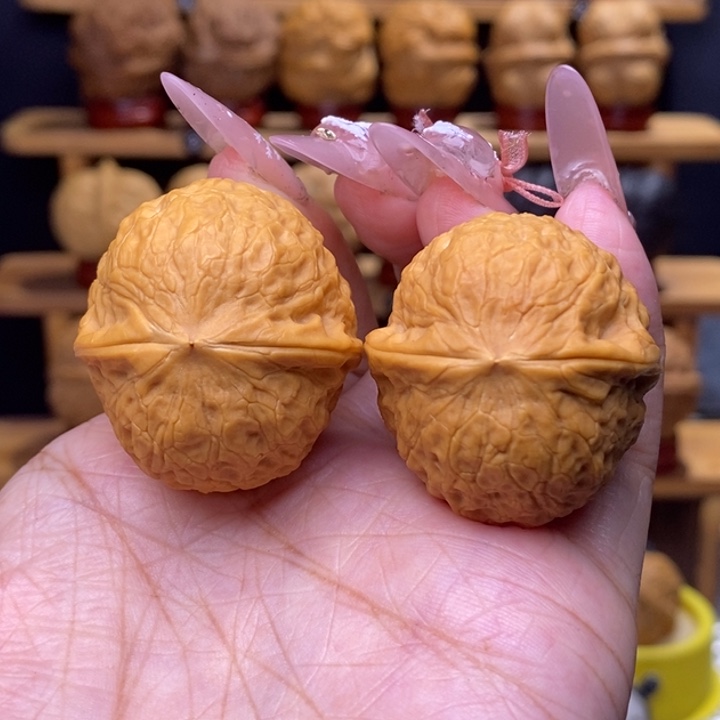 文玩核桃把件寿桃18号36尺