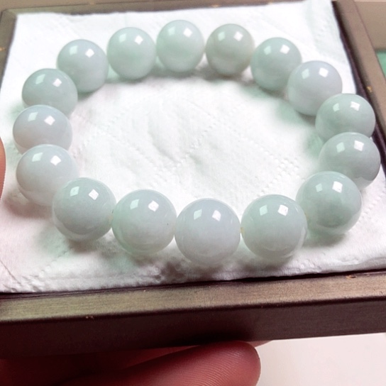 翡翠颈饰未镶嵌手串