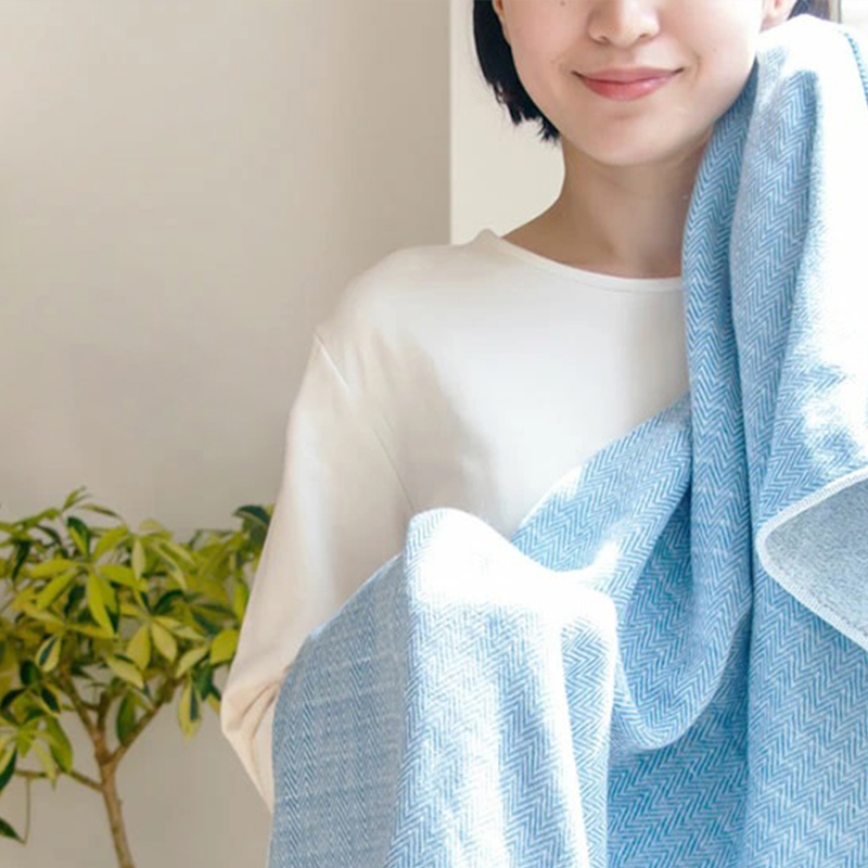 利快日本进口纱布双色浴巾柔软成人情侣家用洗脸洗澡巾