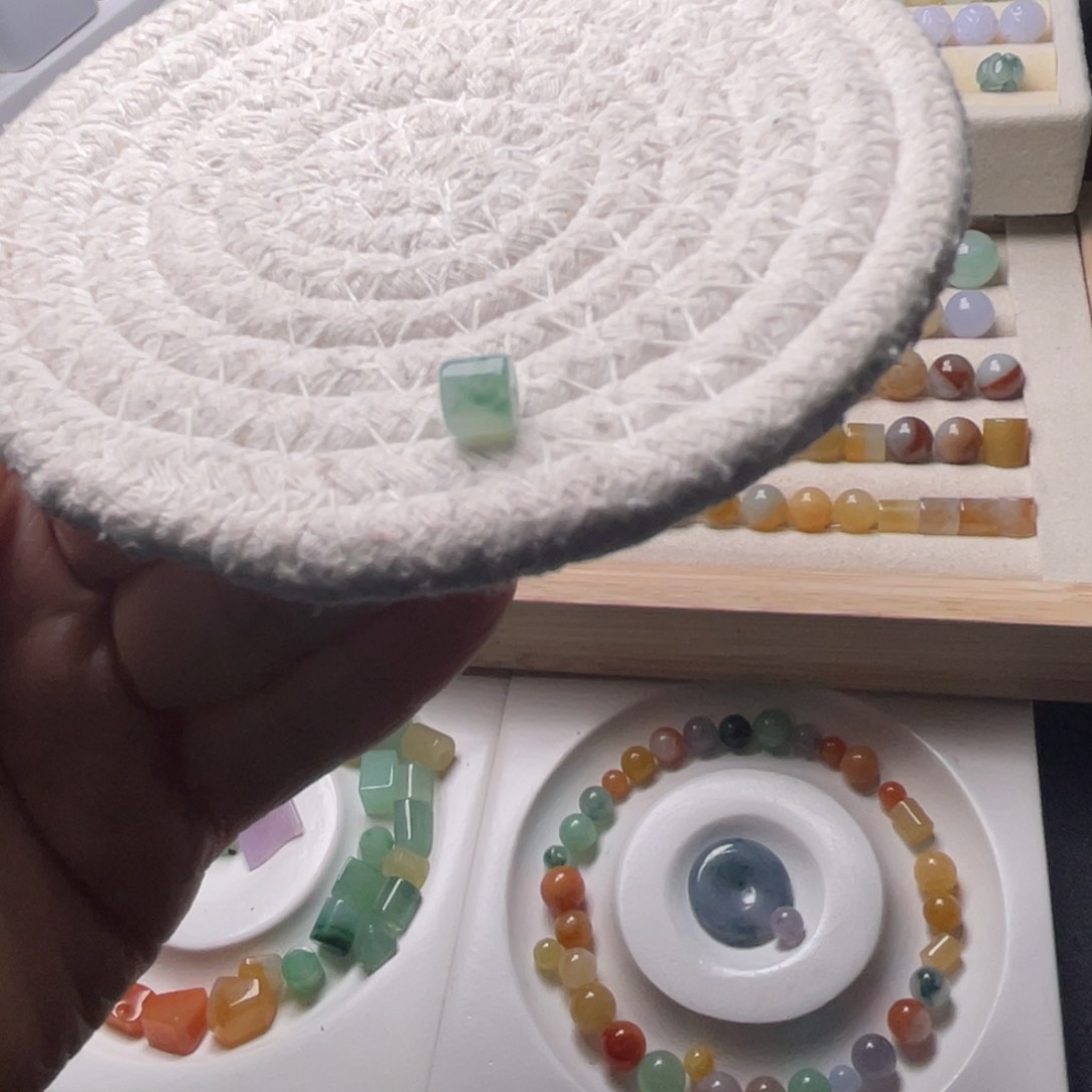 未镶嵌手链翡翠绿飘花桶卡6