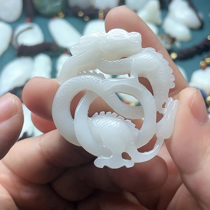 和田玉颈饰未镶嵌