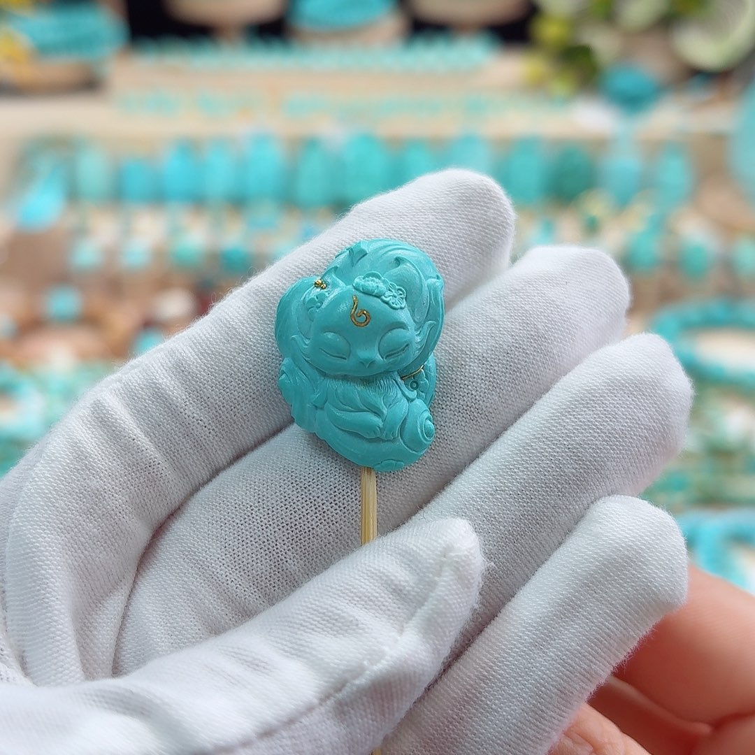 绿松石未镶嵌珠宝奇石