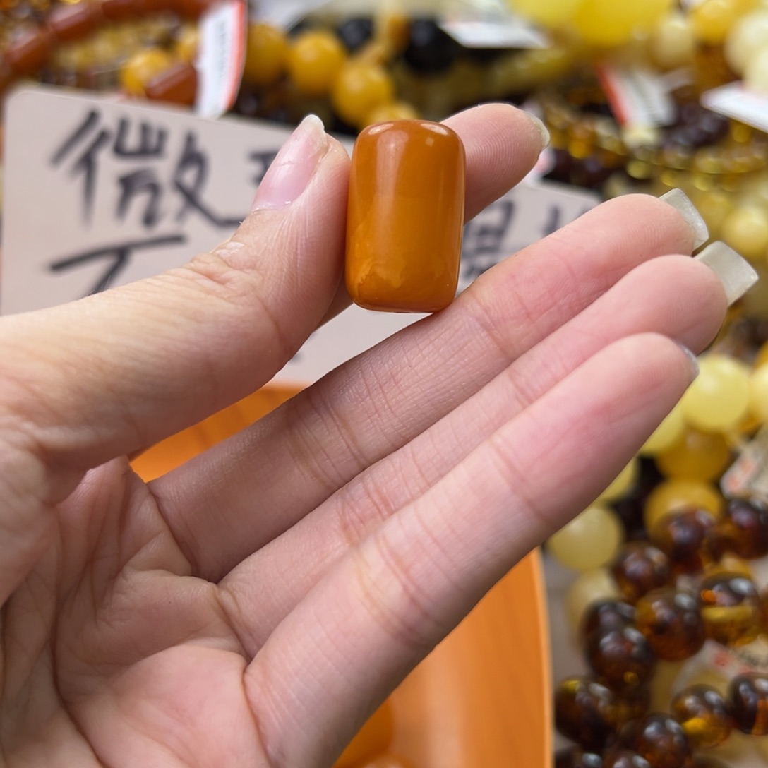 琥珀珠宝奇石未镶嵌