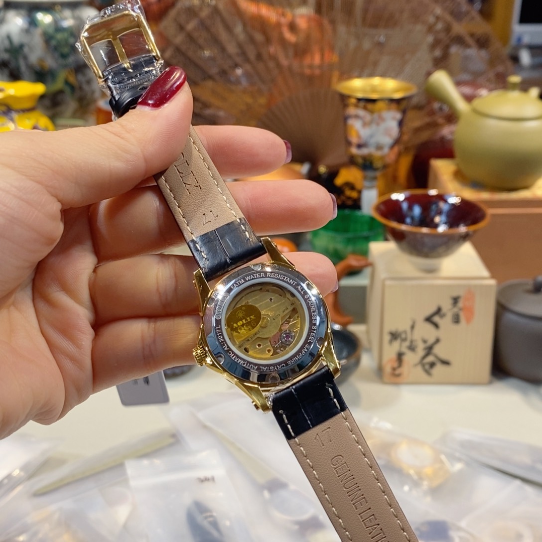 精钢小牛皮（革）精钢石英机芯