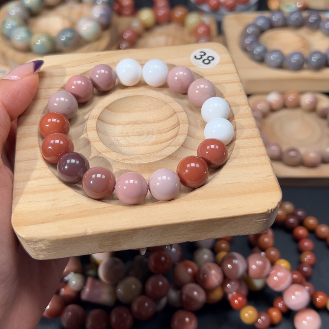 薄***绿石英质玉未镶嵌手链63