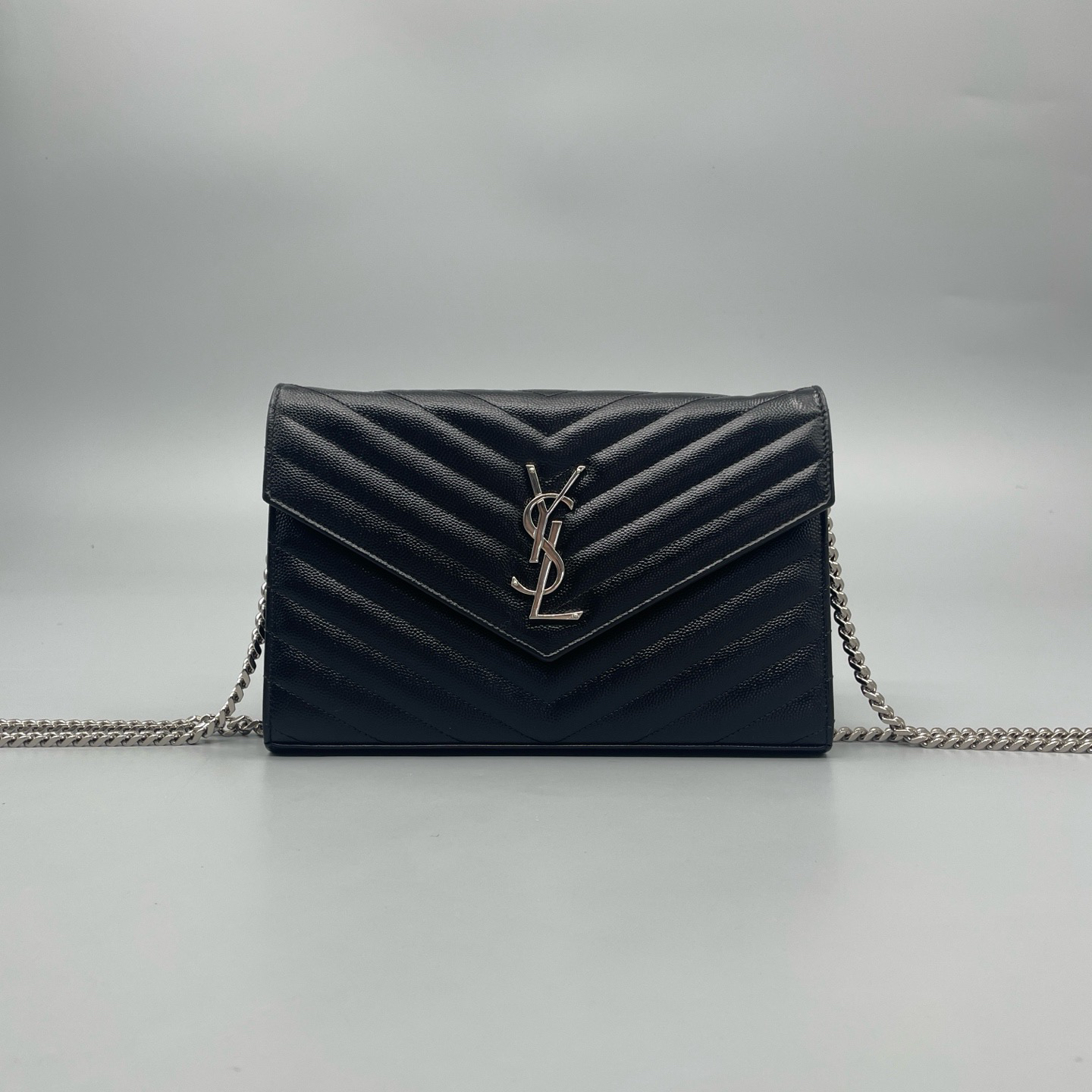 95新 YSL/圣罗兰 鱼子酱黑银信封中号链条斜挎包 尺寸22*15 A3775