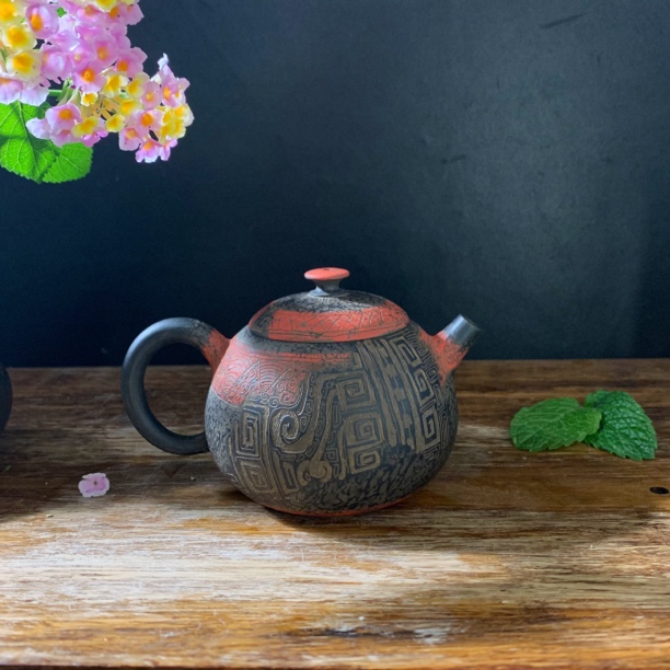 云南建水紫陶茶壶招招财进宝手磨饕餮纹泡茶壶上古灵纹彩填陶瓷壶