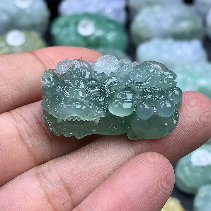 翡翠未镶嵌颈饰天然缅甸翡翠貔貅吊坠