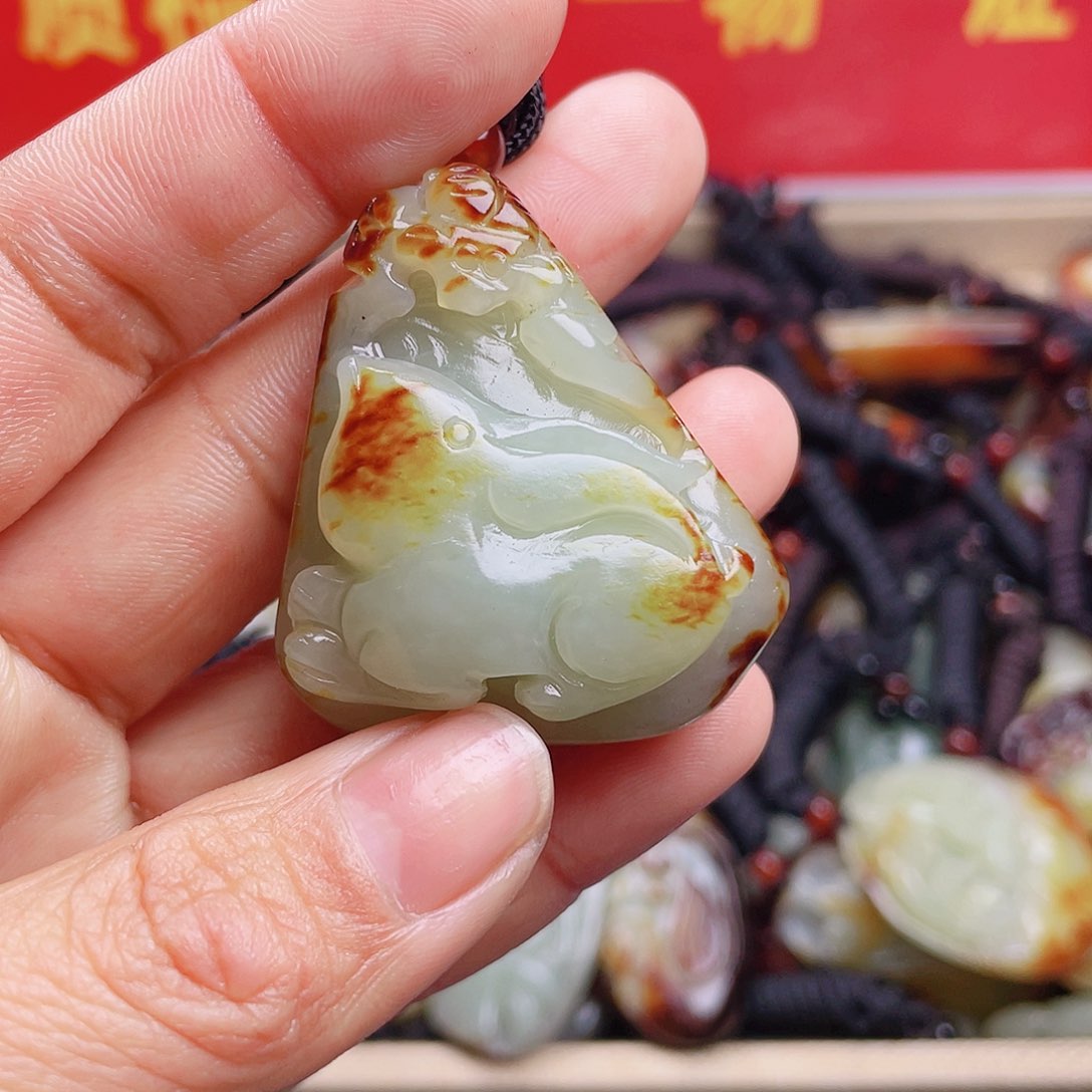 和田玉颈饰未镶嵌