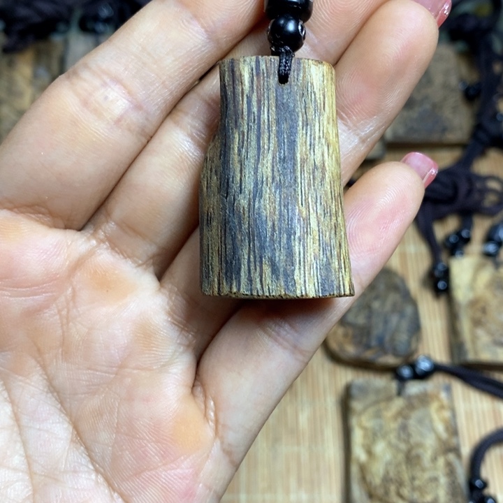 沉香手把件5.8克奇楠沉香素牌吊坠