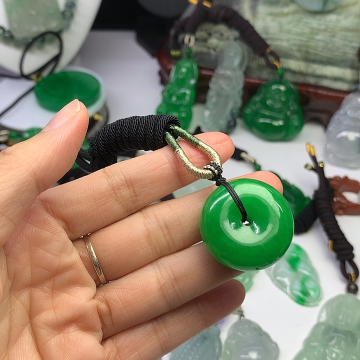 吊坠(赠链)未镶嵌翡翠