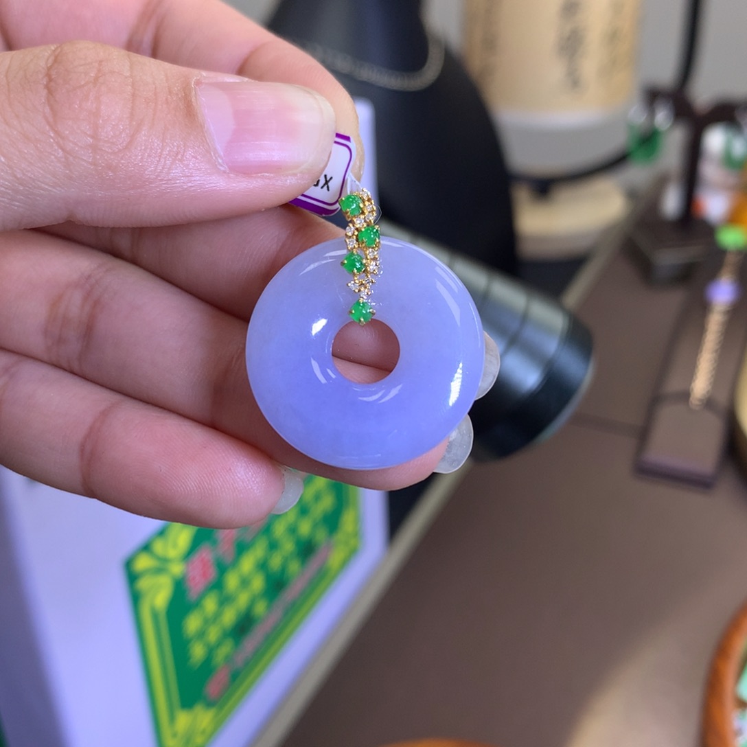 翡翠颈饰18K金镶嵌小*猫翡翠