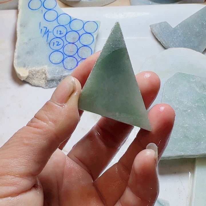 翡翠颈饰未镶嵌用****5