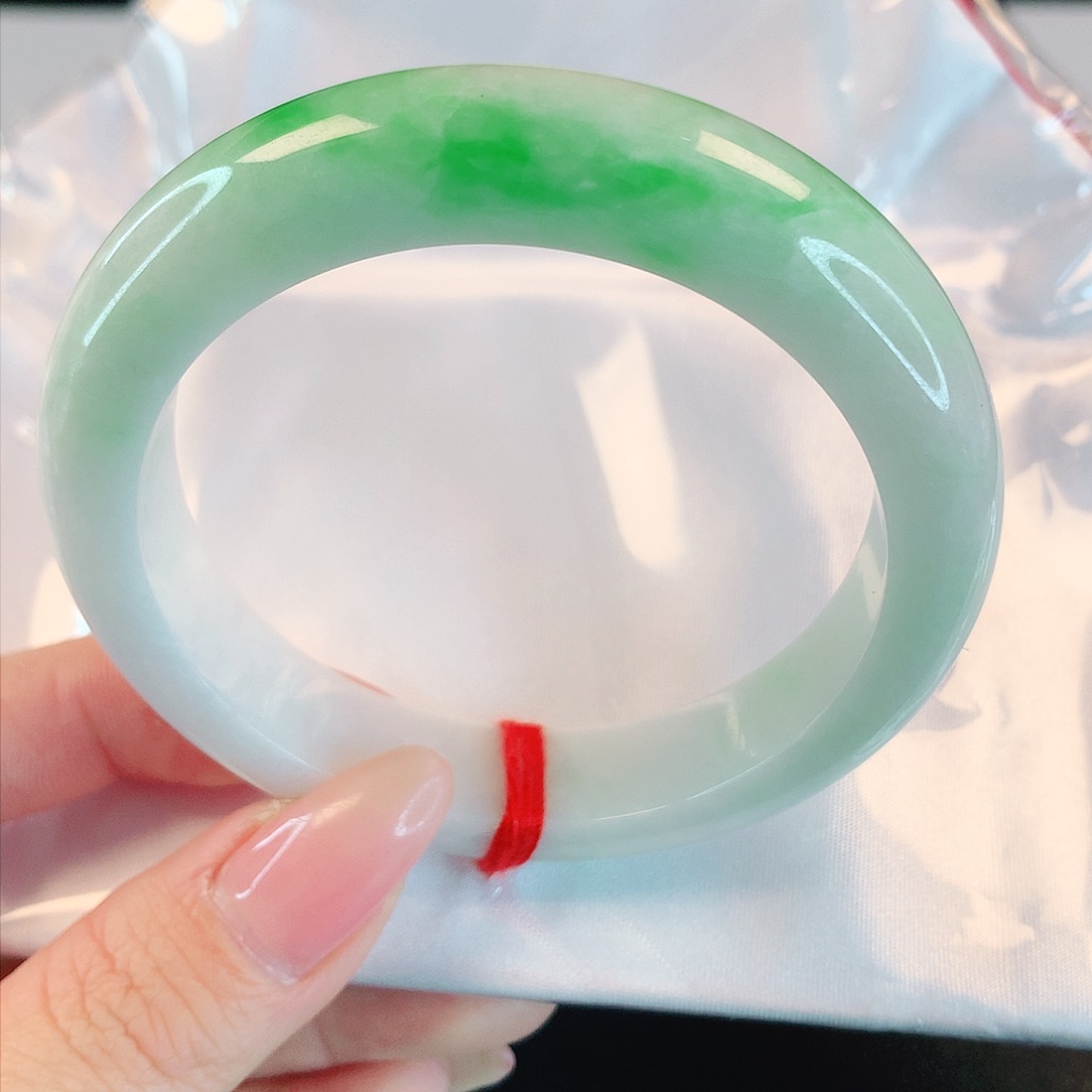 翡翠手镯未镶嵌55.5圈口