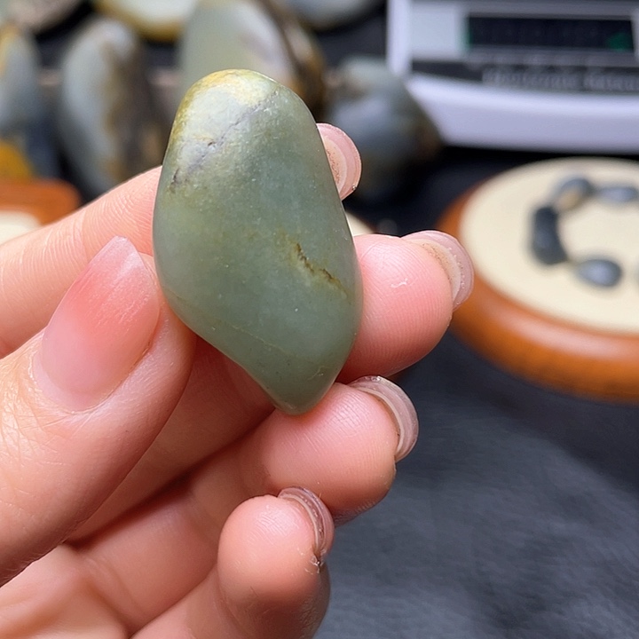 和田玉颈饰未镶嵌12