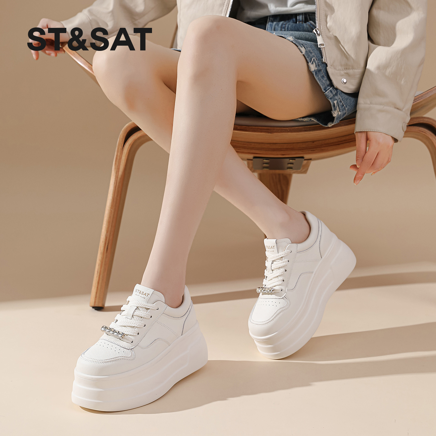 星期六2026春季厚底小个子松糕小白鞋简约通勤休闲鞋女士学院风