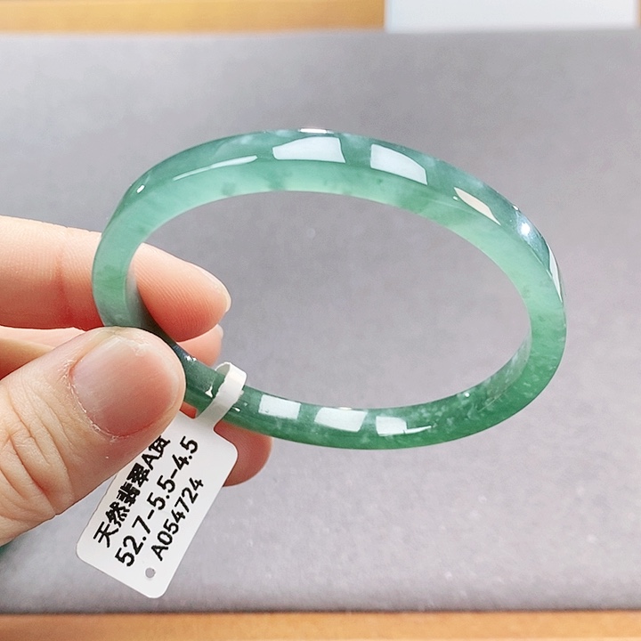 【闪购商品】翡翠手镯（圆镯）未镶嵌