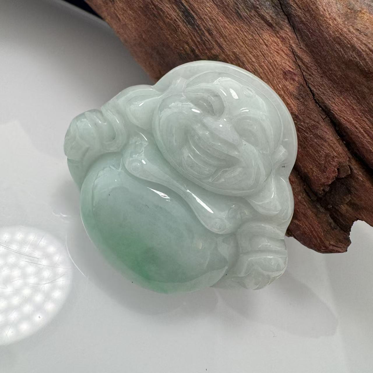 天然缅甸A货翡翠阳绿小佛吊坠挂件精雕