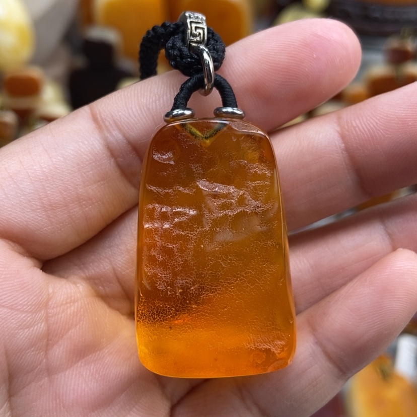 【闪购商品】琥珀颈饰未镶嵌