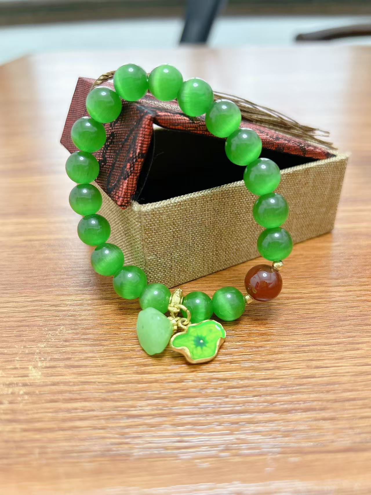 DIY猫眼绿色串珠腕 2.13邱老师pp