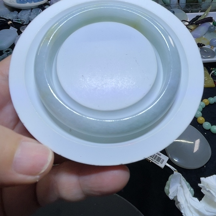 翡翠未镶嵌手镯手镯 有裂纹