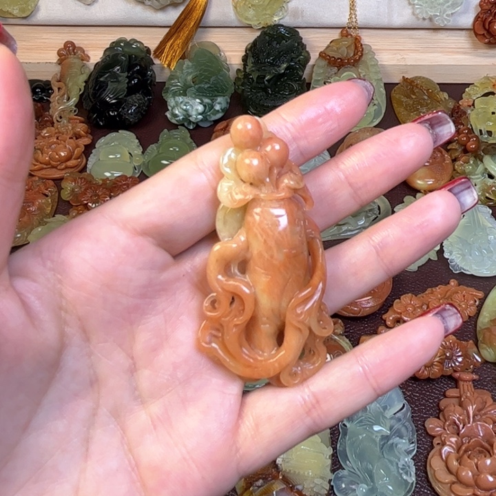 蛇纹石玉颈饰未镶嵌