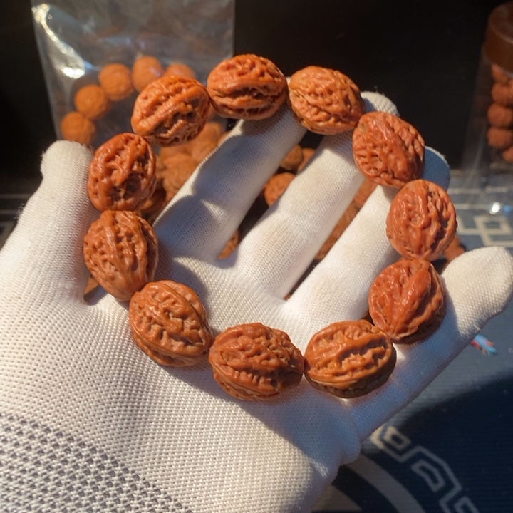 文玩核桃手串……69