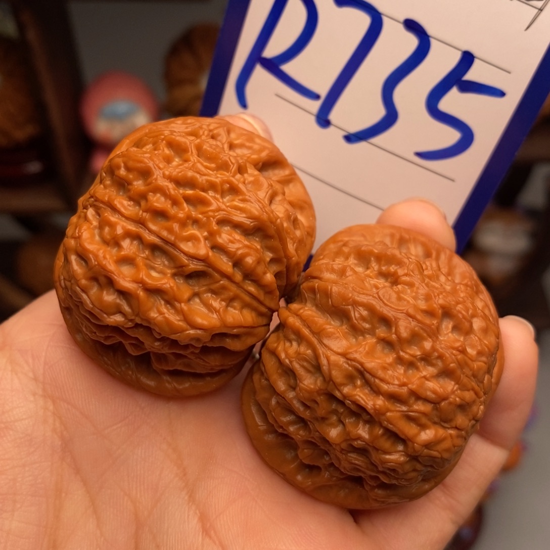 文玩核桃吊坠血麒麟42