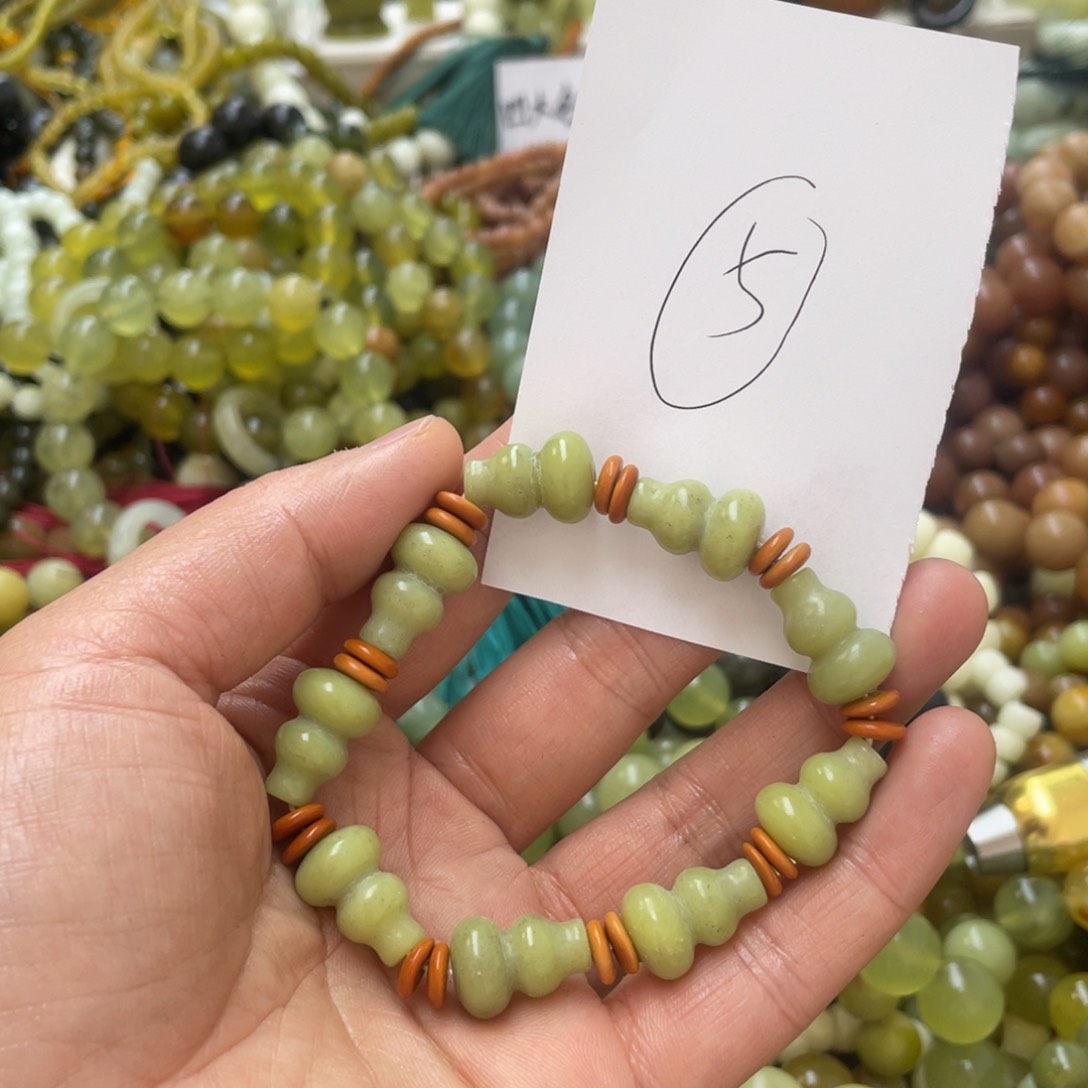 透闪石-蛇纹石玉手链未镶嵌