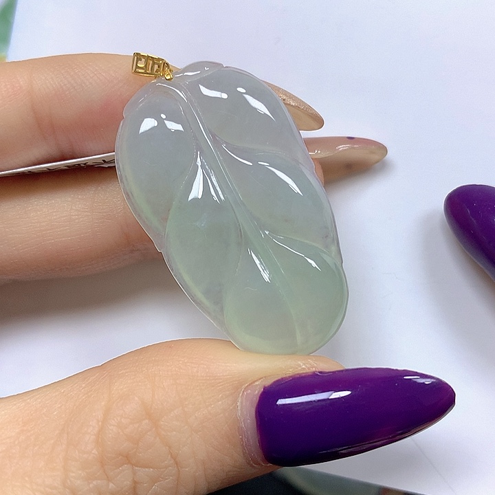 翡翠18K金镶嵌颈饰挂件