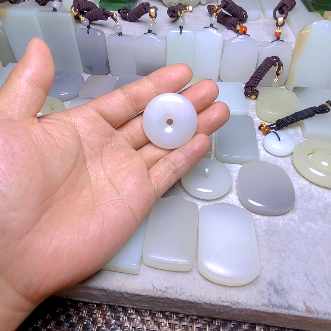 和田玉未镶嵌颈饰╭****╮