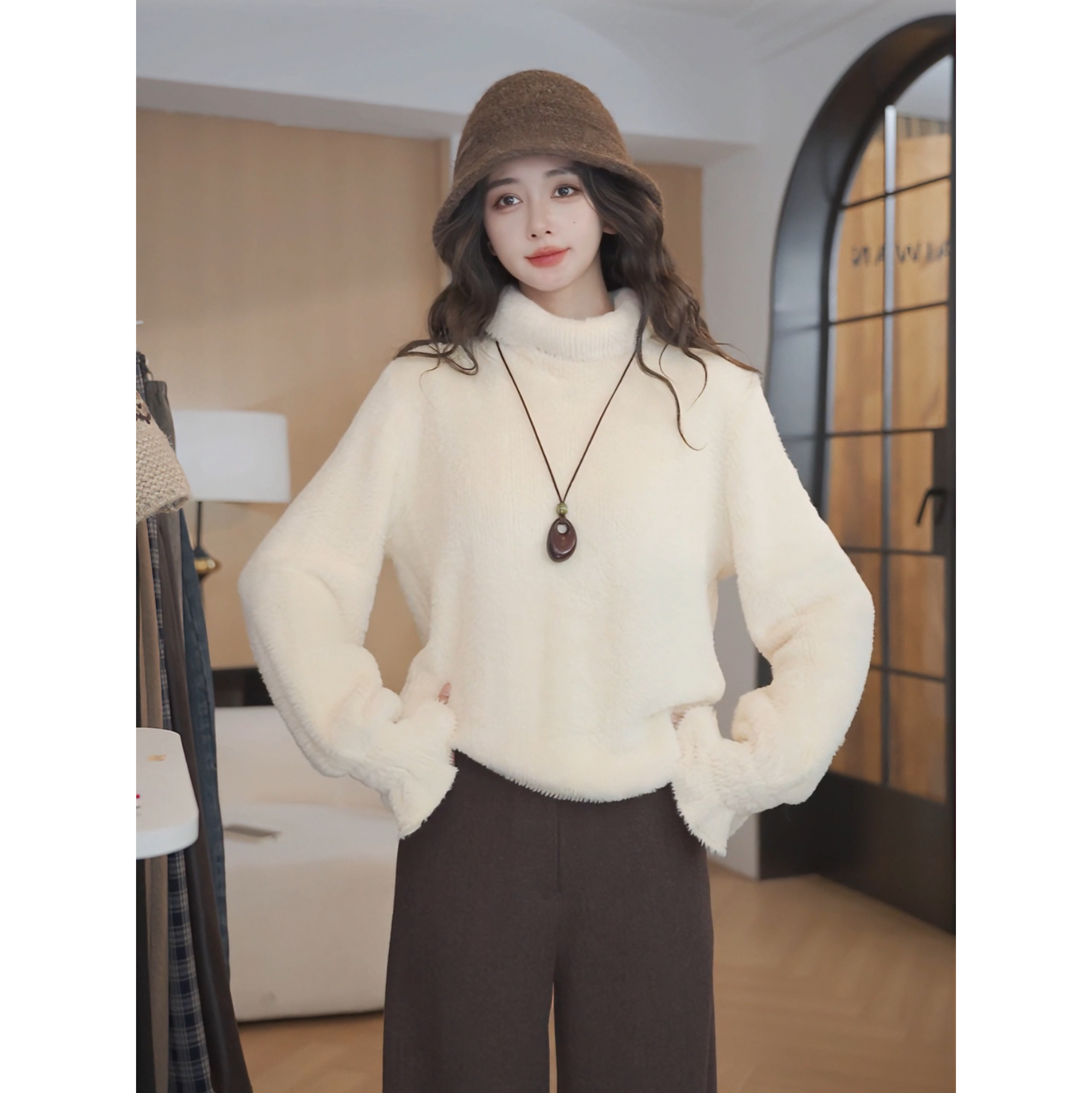 余紫绮【奶油】女秋冬气质绒感打底卫衣YA2588057