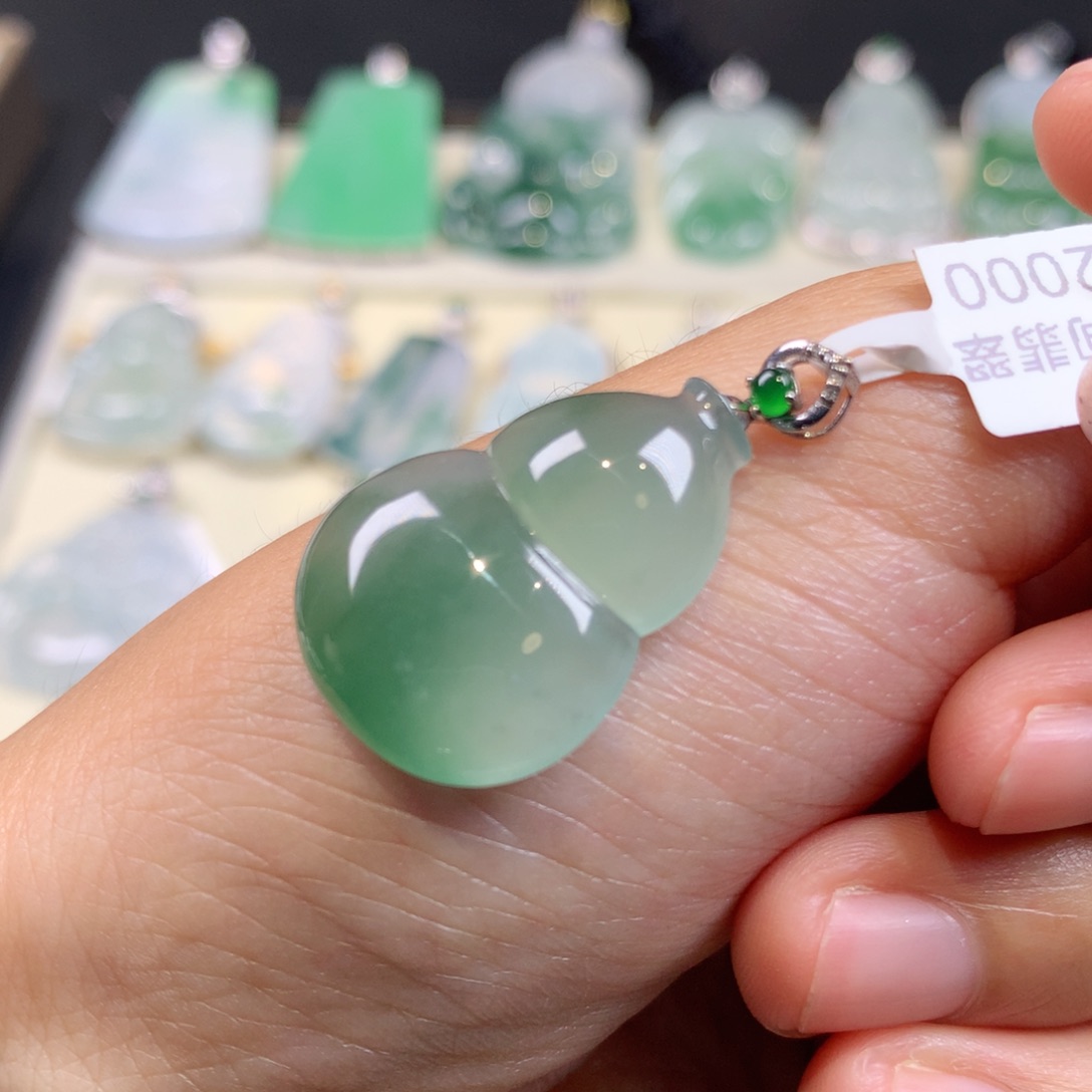 翡翠颈饰18K金镶嵌葫芦