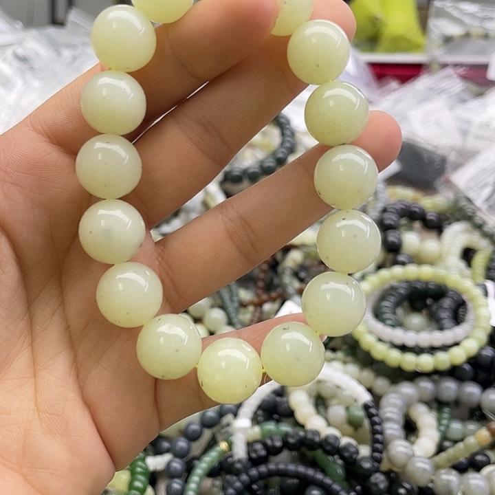 和田玉未镶嵌手串