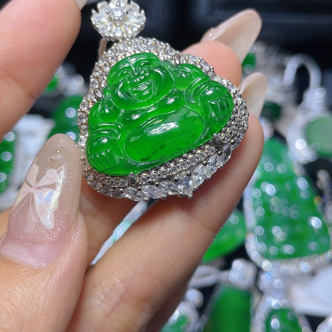 翡翠颈饰银S925镶嵌翡翠