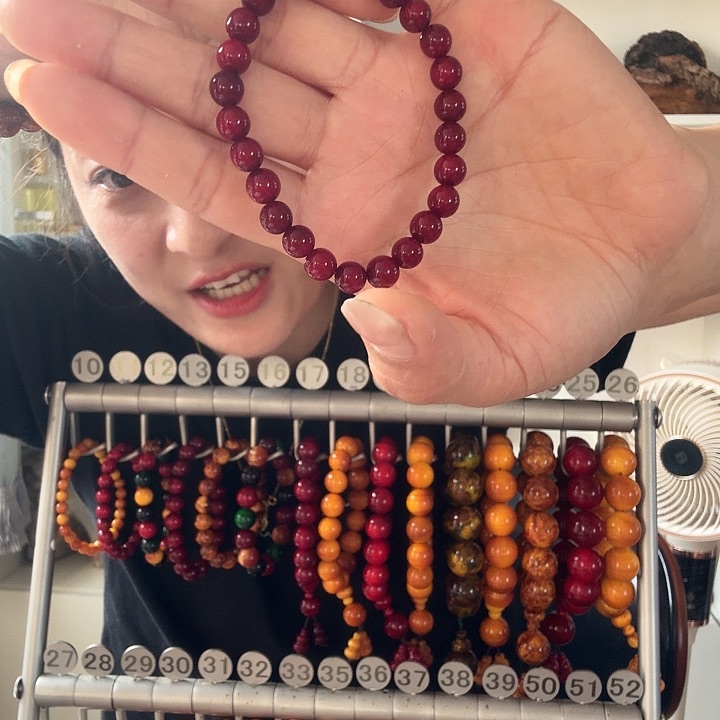 松木固化黄琥珀木手串0.6樱桃红女款