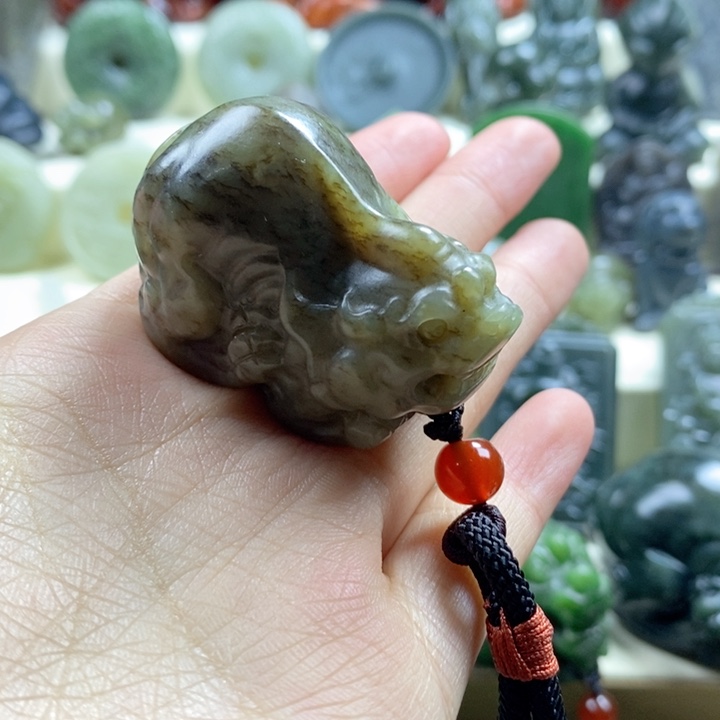 和田玉颈饰未镶嵌小*公