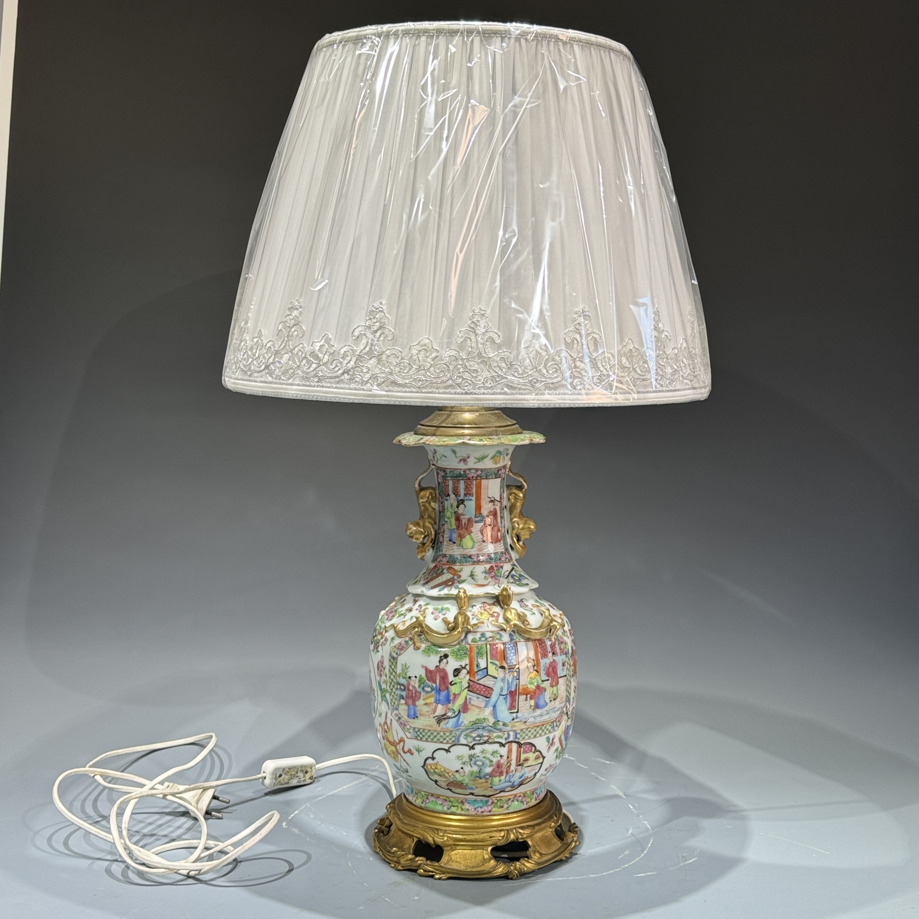 4218 清中期 广彩人物故事纹瓶