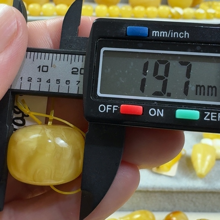 琥珀裸石未镶嵌墩子13号