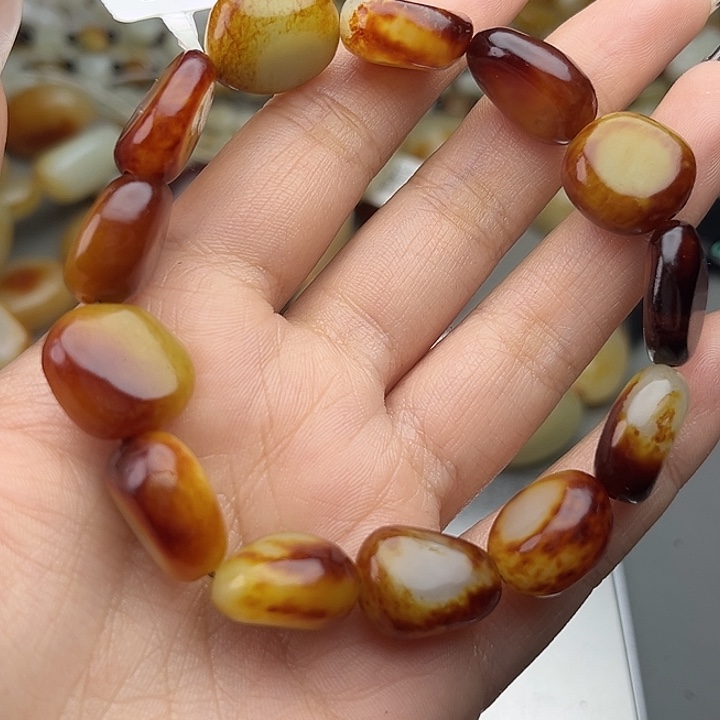 和田玉（糖玉）未镶嵌手链