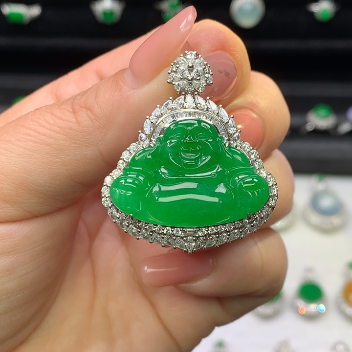 翡翠吊坠(不含链)18K金镶嵌雨**?